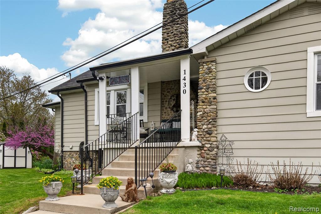 1430 Benvenue Street, Sylvan Lake, MI 48320 — Photo 70
