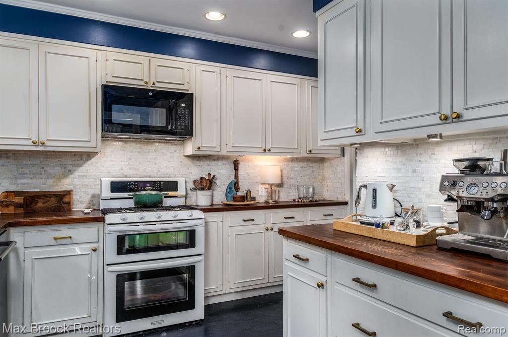 9 WOODSIDE PARK Boulevard, Pleasant Ridge, MI — Photo 15