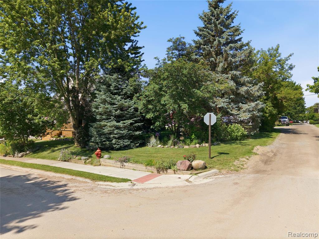 806 S 10th Street, St. Clair, MI 48079 — Photo 59