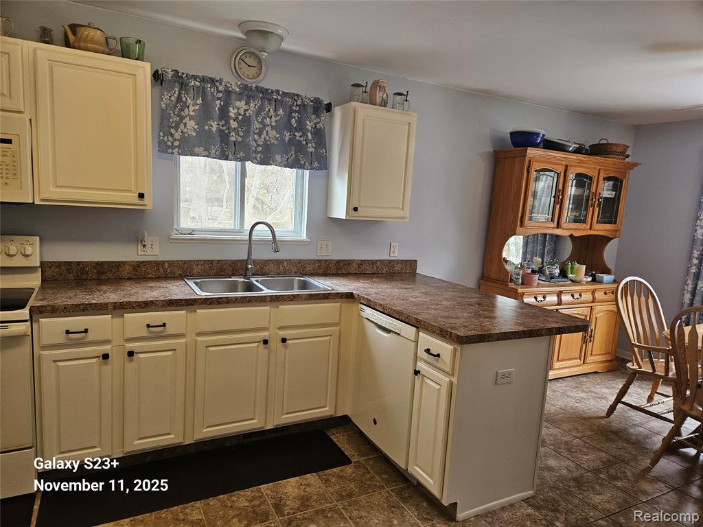 231 Kathy Circle, Linden, MI 48451 — Photo 7