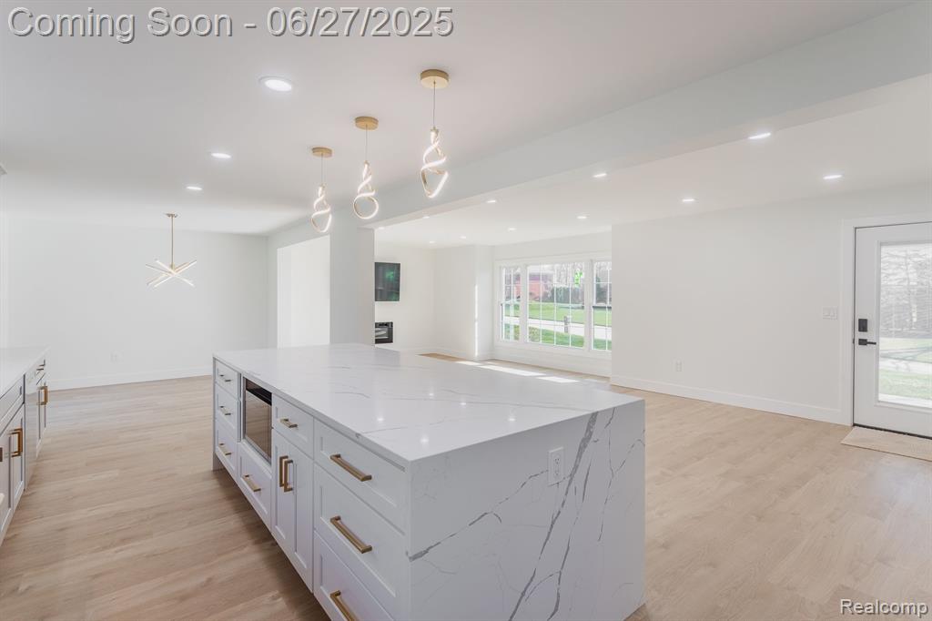 4054 ANTIQUE Lane, Bloomfield Hills, MI 48302 — Photo 12