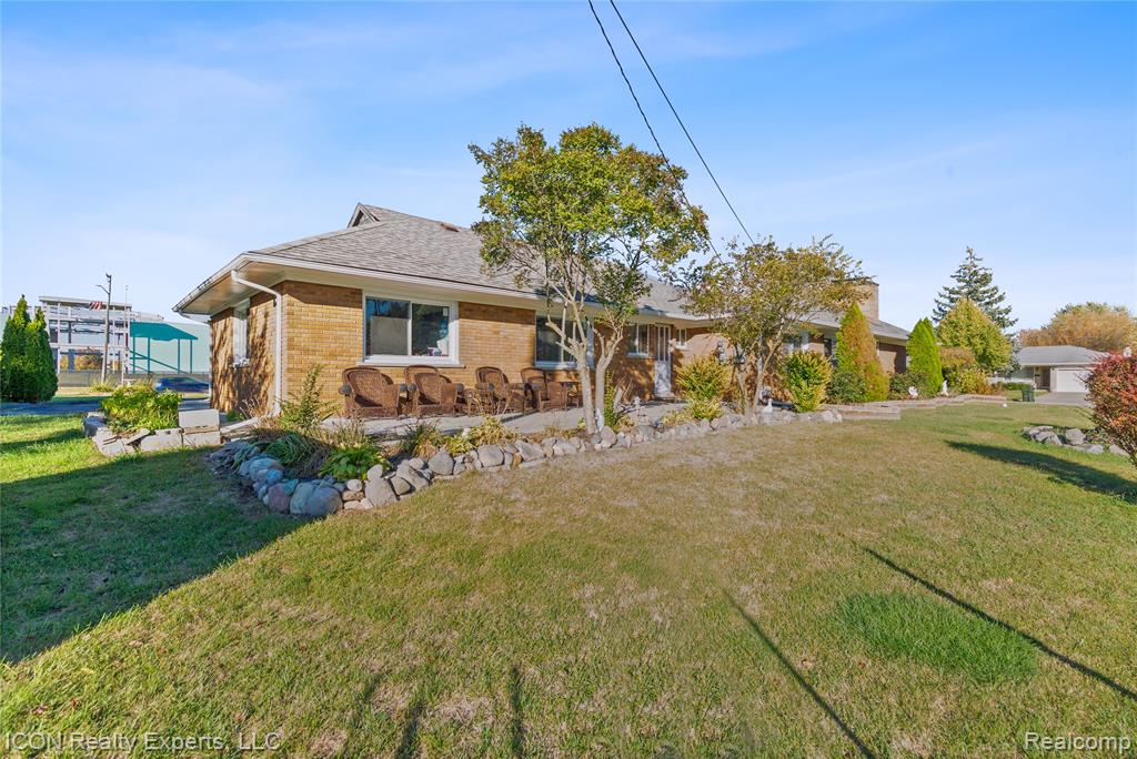5072 15 Mile Road, Sterling Heights, MI 48310 — Photo 34