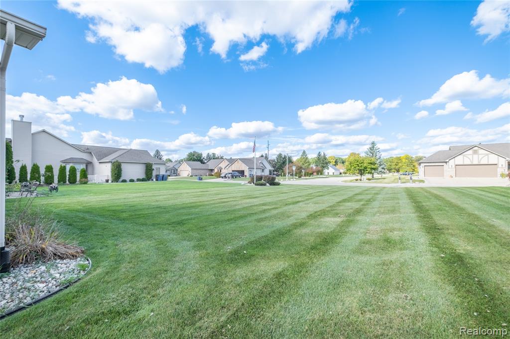 5355 Wyndemere Common Square, Swartz Creek, MI 48473 — Photo 30
