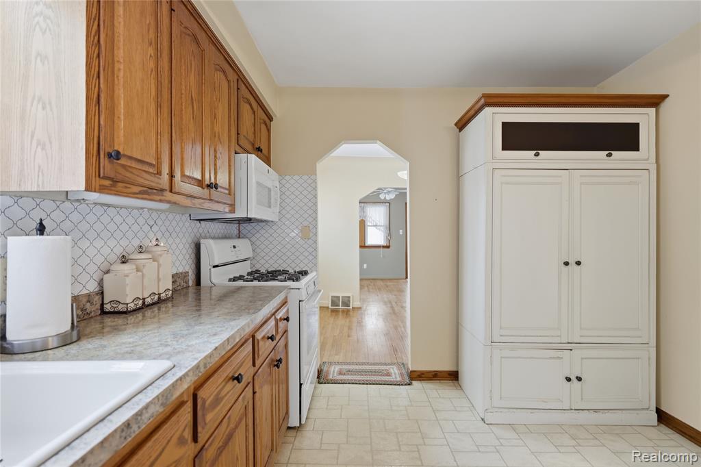 19029 Florian Street, Roseville, MI 48066 — Photo 13
