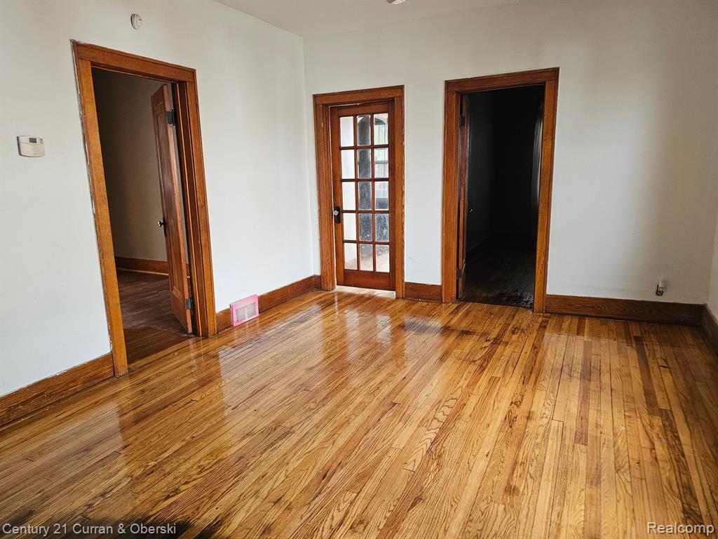 3951 COMMOR Street, Hamtramck, MI 48212 — Photo 3