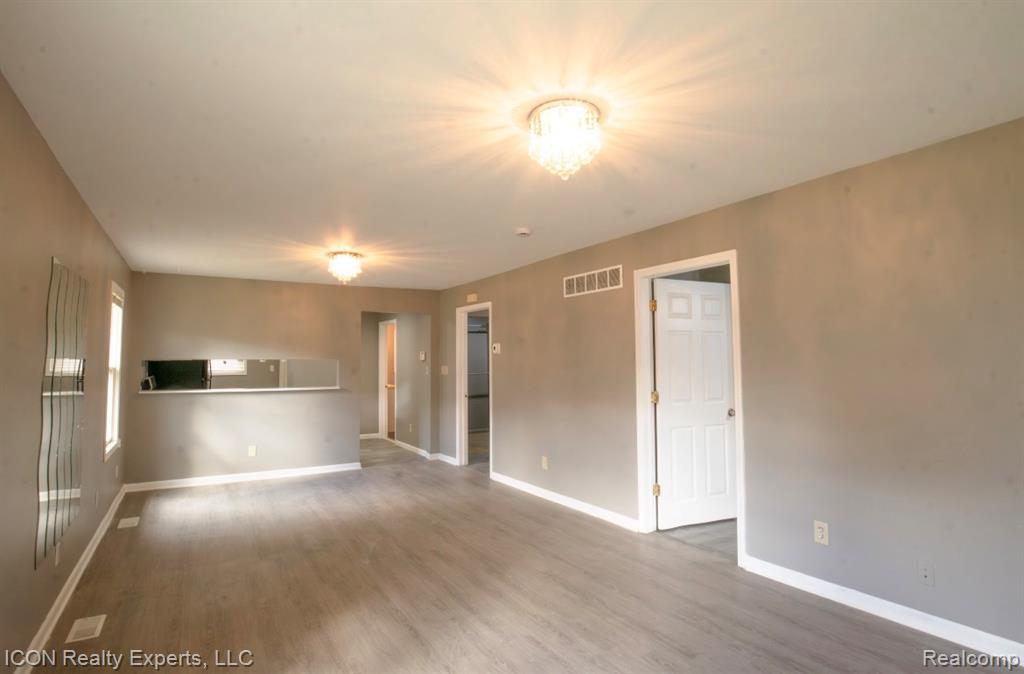 743 Hollister Street, Pontiac, MI 48340 — Photo 8