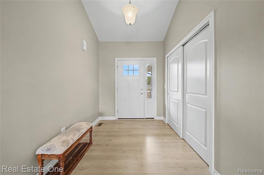 8370 Grist Mill Drive, Fenton, MI 48430 — Photo 5