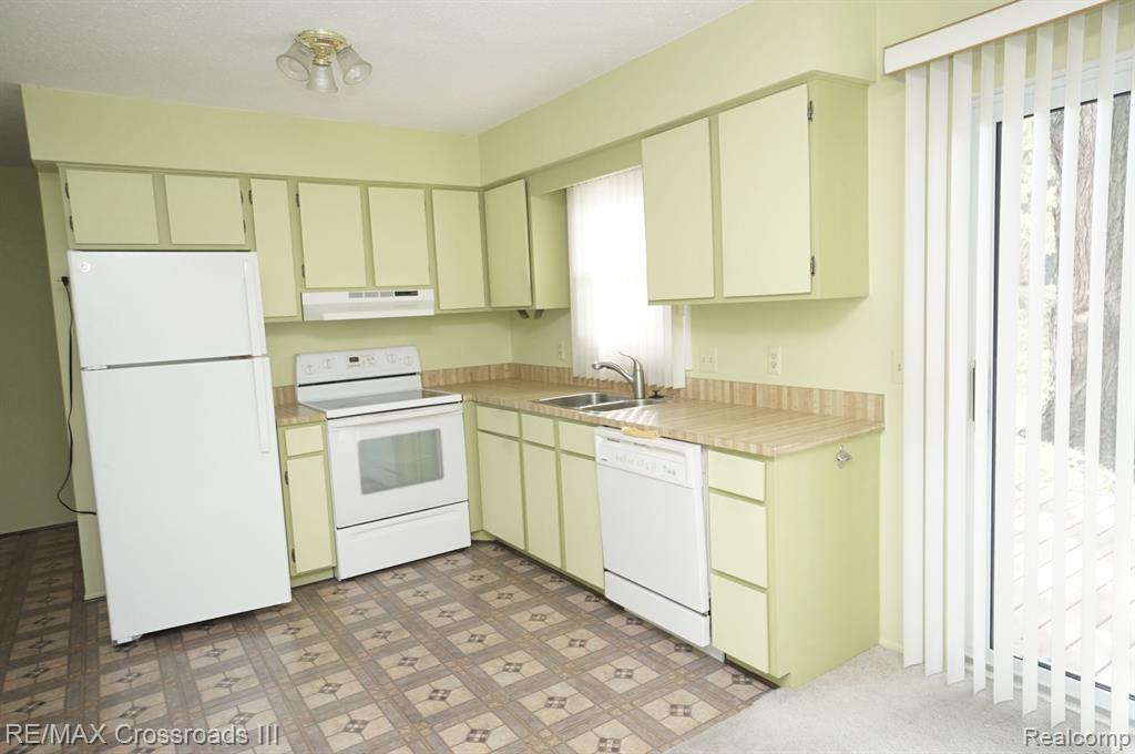13378 N LAKE POINT Boulevard N, 2-4, Van Buren, MI 48111 — Photo 10