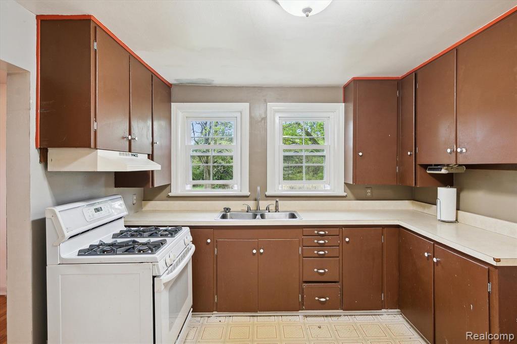 260 S DEXTER Street, Pinckney, MI 48169 — Photo 34