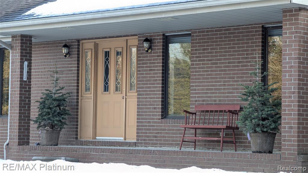 4066 W Knoll, Milford, MI 48380 — Photo 3