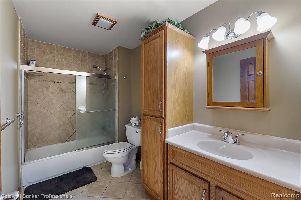 6099 SIMMONS Trail, North Branch, MI 48461 — Photo 41