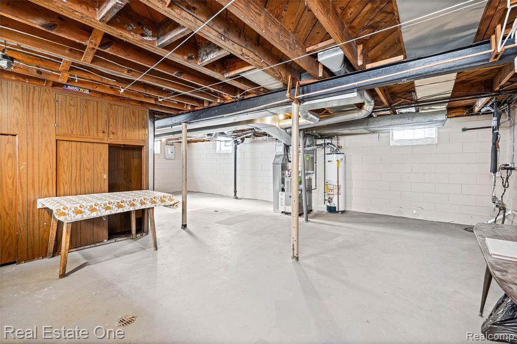 20688 Fleetwood Drive, Harper Woods, MI 48225 — Photo 33