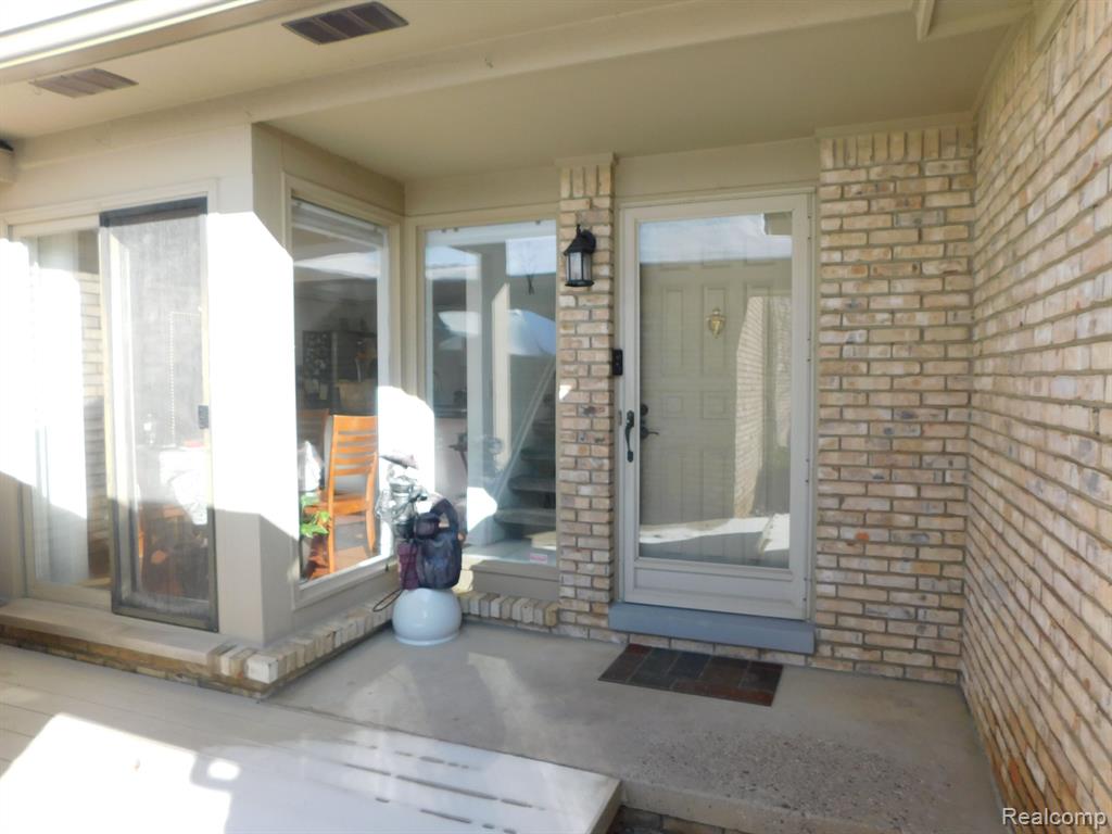 43175 W KIRKWOOD Drive, Clinton Twp, MI 48038 — Photo 7