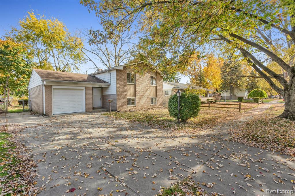 7828 KAISER Street, Canton, MI 48187 — front exterior