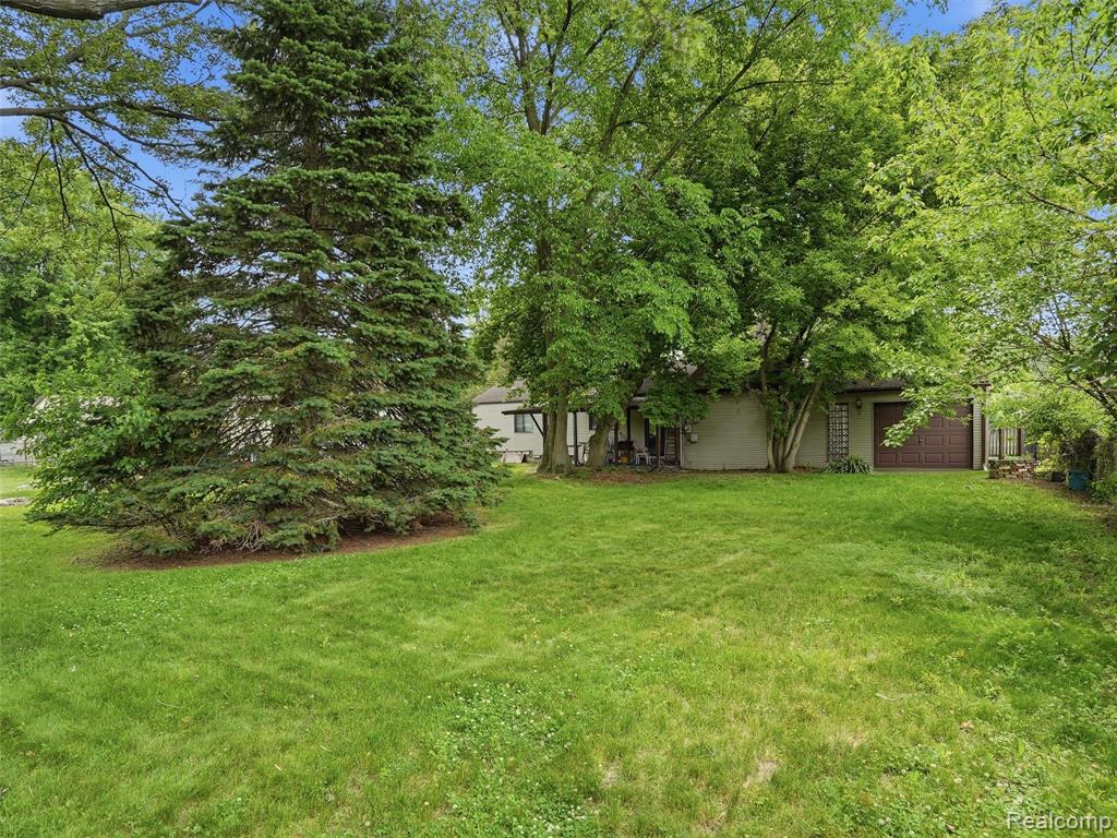 37843 Emery Street, Clinton Twp, MI 48036 — Photo 26