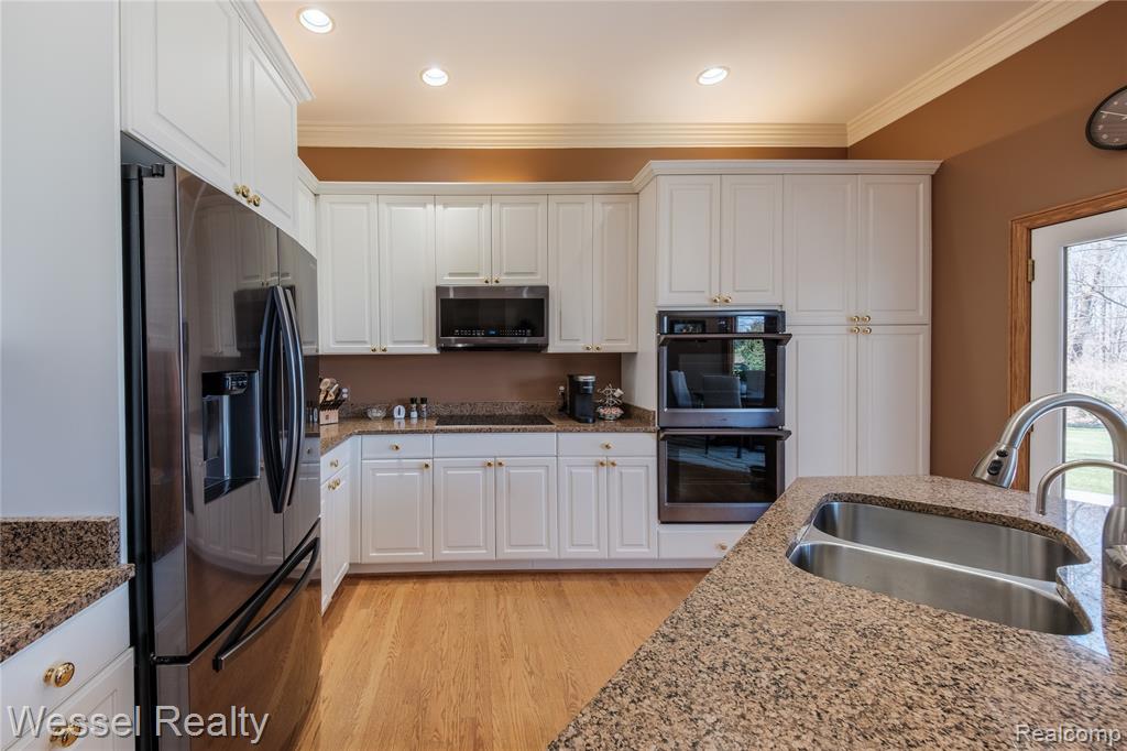 9805 Cranbrook Court, Romeo, MI 48065 — Photo 10