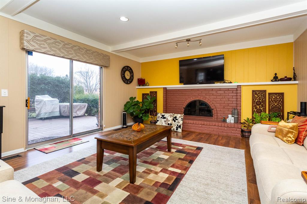 5082 Westmoreland Drive, Troy, MI 48085 — Photo 12