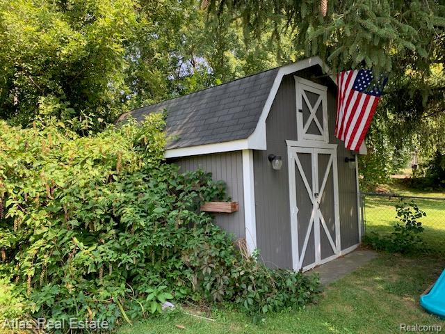 495 W Seymour Lake Road, Ortonville, MI — Photo 5