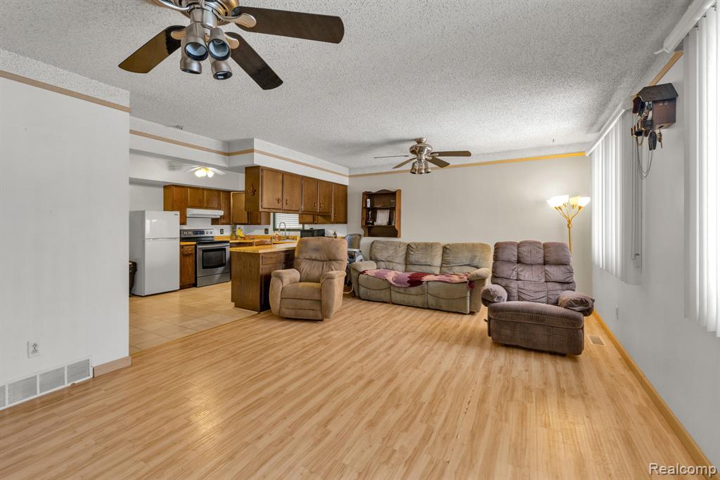 630 N Denwood Street, Dearborn, MI 48128 — Photo 15