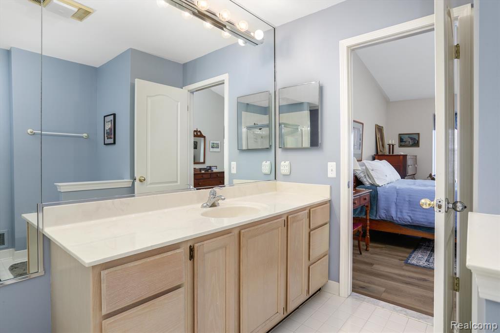 1111 Fairways Boulevard, Troy, MI 48085 — Photo 15