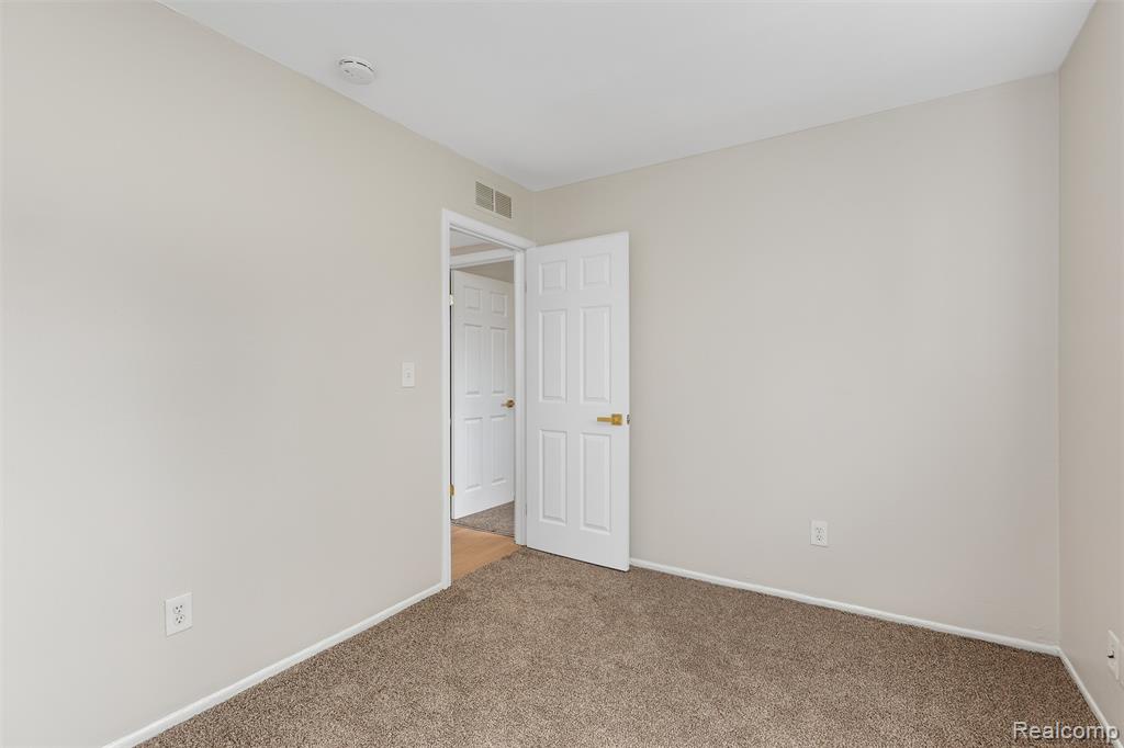 8694 Maxwell Avenue, Warren, MI 48089 — Photo 15