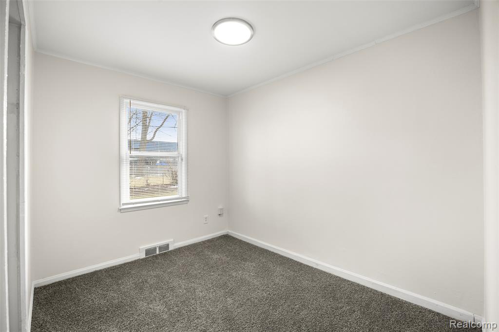 10731 Albany Street, Oak Park, MI 48237 — Photo 14