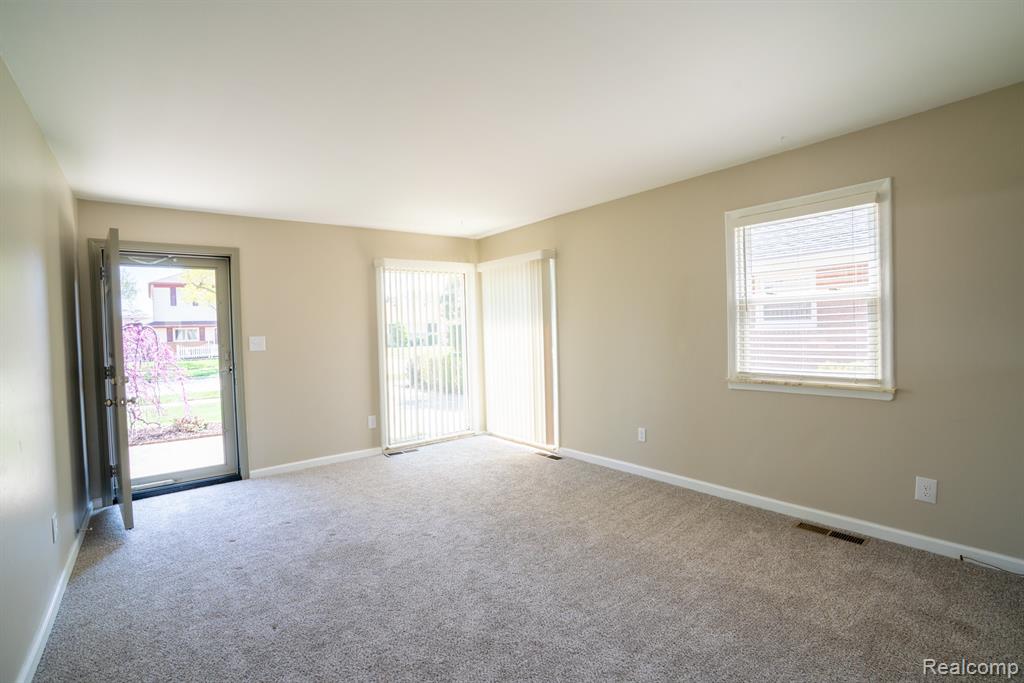 18580 Marsha Street, Riverview, MI 48193 — Photo 10