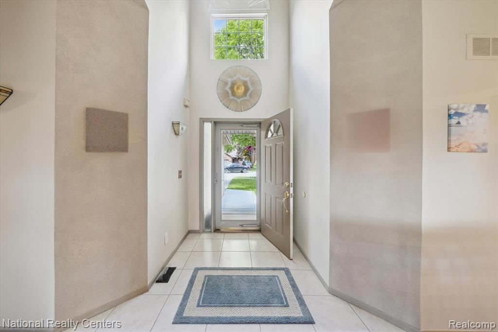 41250 Scarborough Court, Clinton Twp, MI 48038 — Photo 5