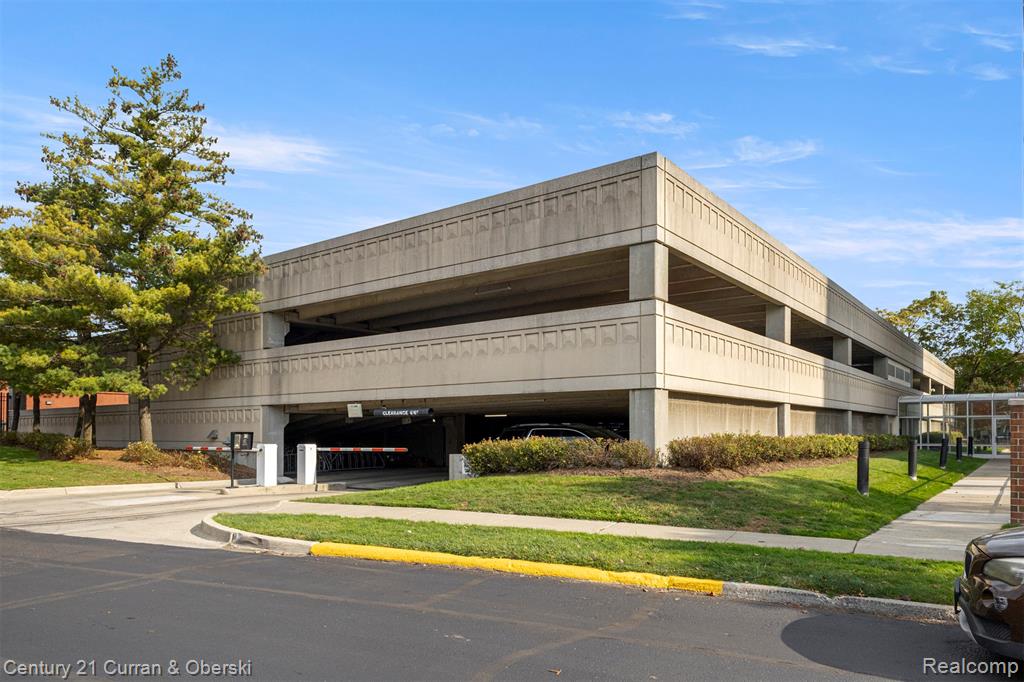 250 E Harbortown Drive, 708, Detroit, MI 48207 — Photo 39