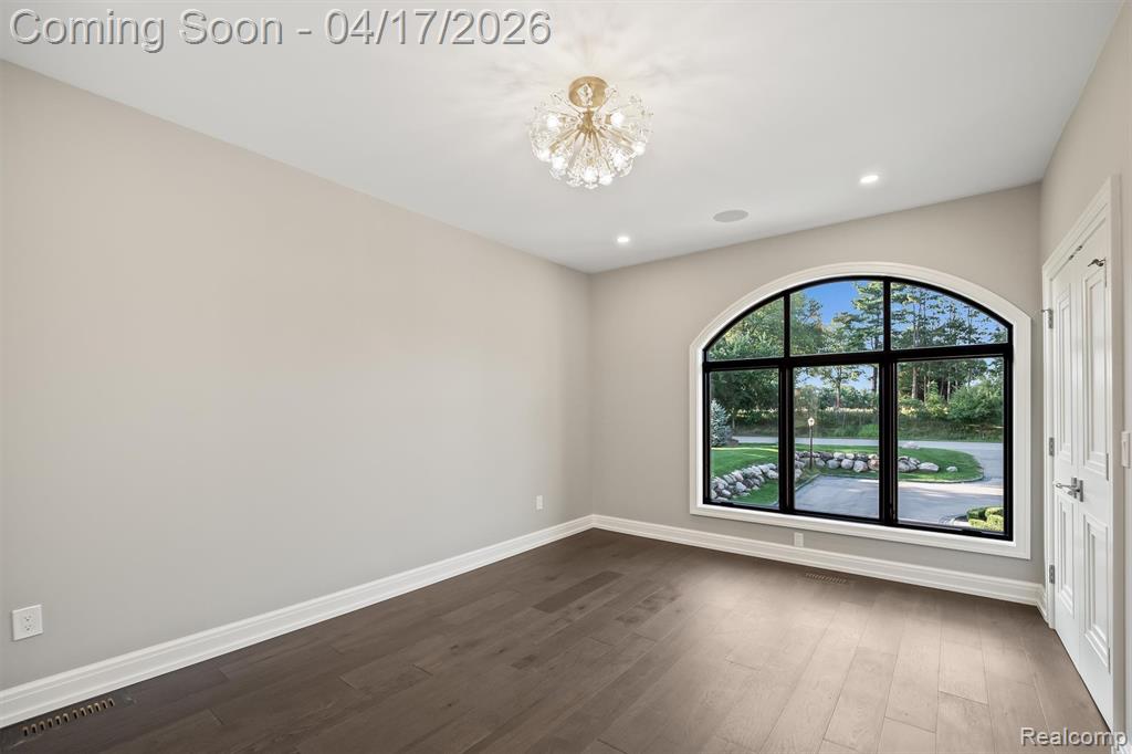 5305 Elmgate Bay Drive, Orchard Lake Village, MI 48324 — Photo 37