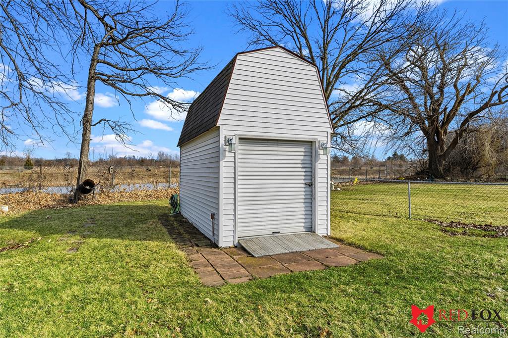2379 Hialeah Drive, Flint, MI 48507 — Photo 35