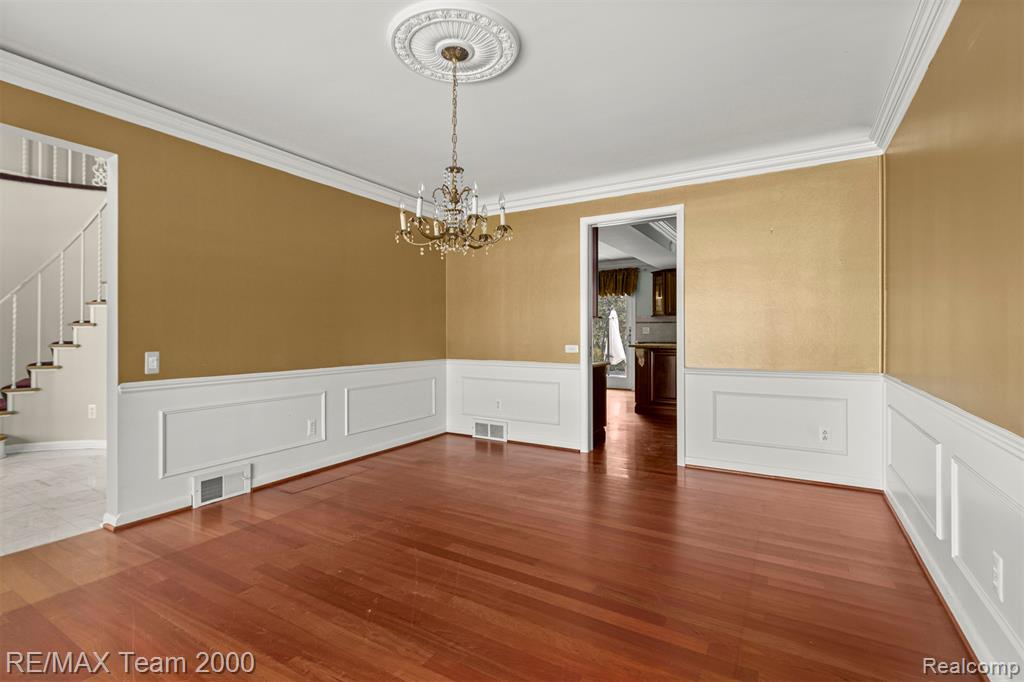 741 Briarcliff Drive, Grosse Pointe Woods, MI 48236 — Photo 31
