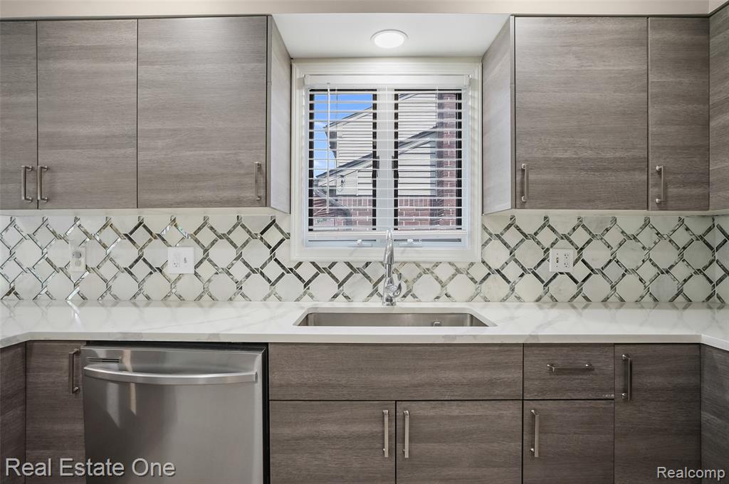 46837 Breckenridge Drive, Macomb, MI 48044 — Photo 11