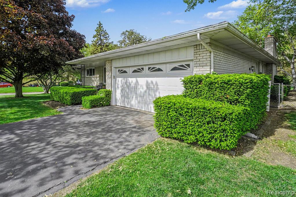 5364 Fern Avenue, Grand Blanc, MI 48439 — Photo 4