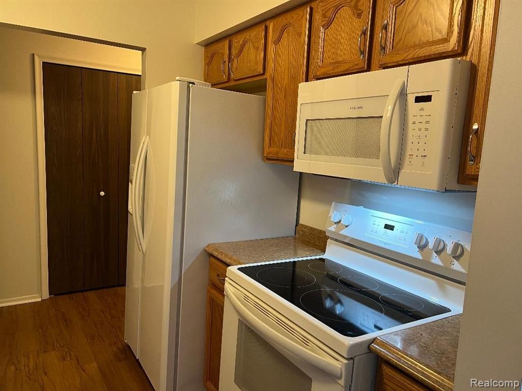 1730 HARRISON Avenue, B3, Trenton, MI 48183 — Photo 7