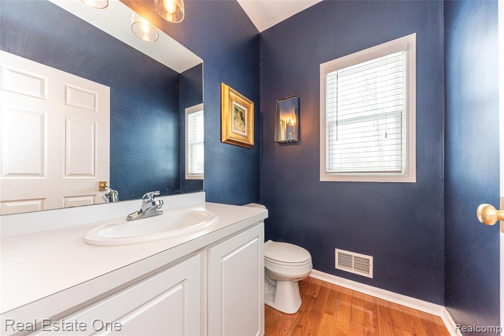 9410 Maple Run Court, Pinckney, MI 48169 — Photo 24