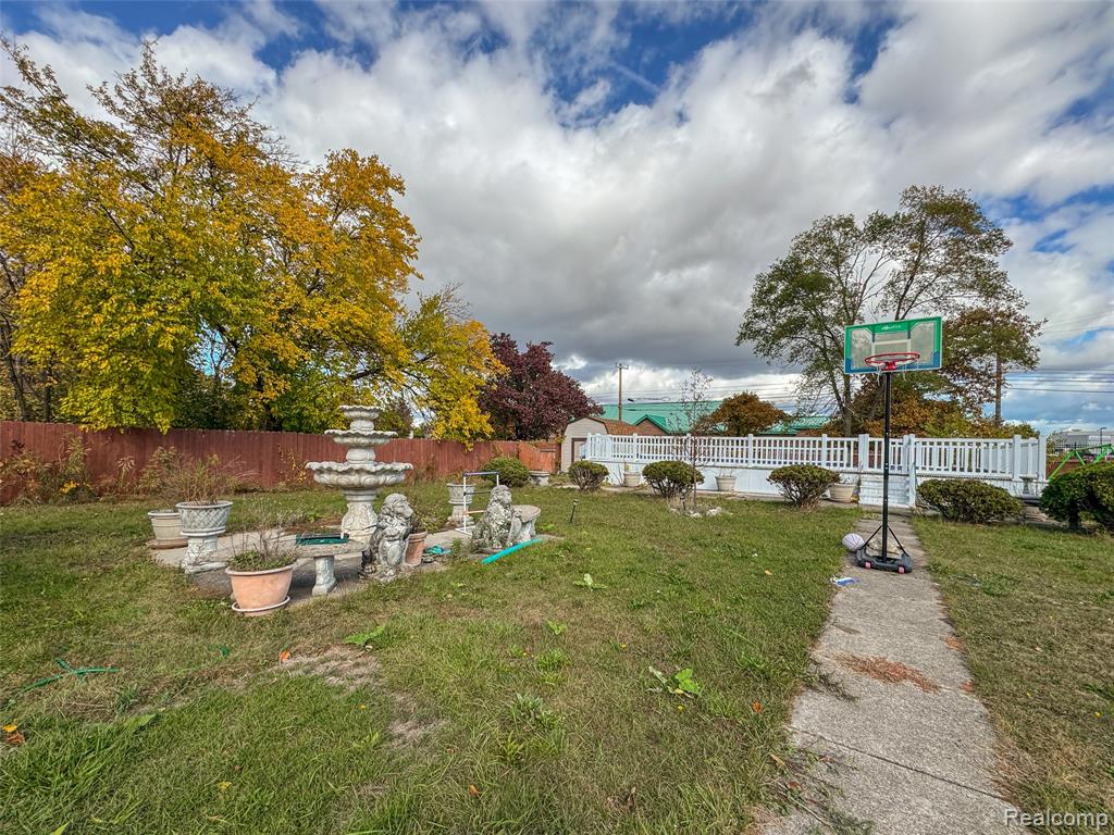 991 E Euclid Street, Detroit, MI 48211 — Photo 49