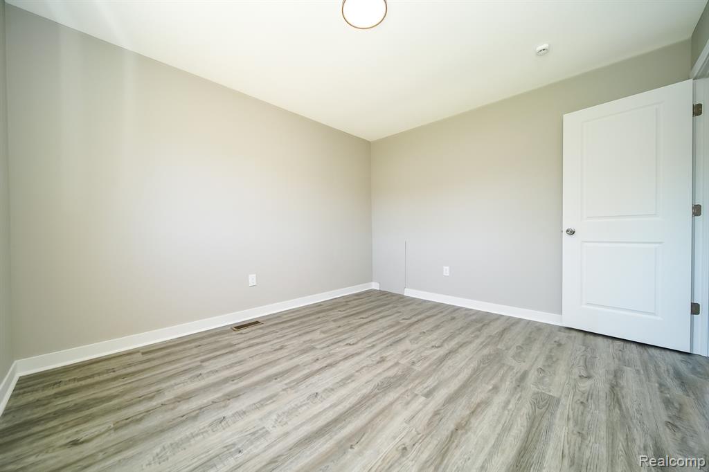 32100 Ruehle Avenue, Warren, MI 48093 — Photo 36
