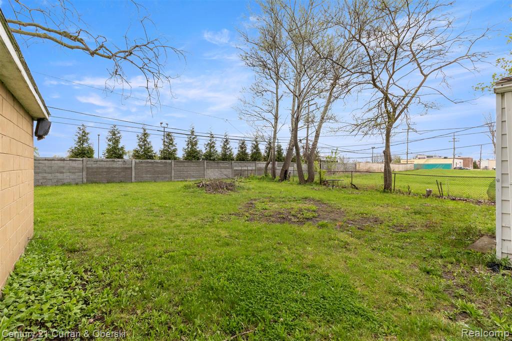 8070 Westpoint Street, Taylor, MI 48180 — Photo 10