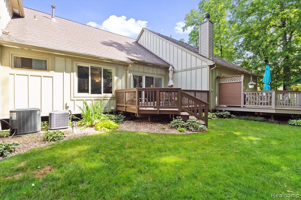 2736 MAPLE FOREST Drive, Wixom, MI 48393 — Photo 35