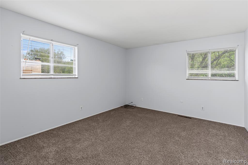 4064 Sheraton Drive, Flint, MI 48532 — Photo 25