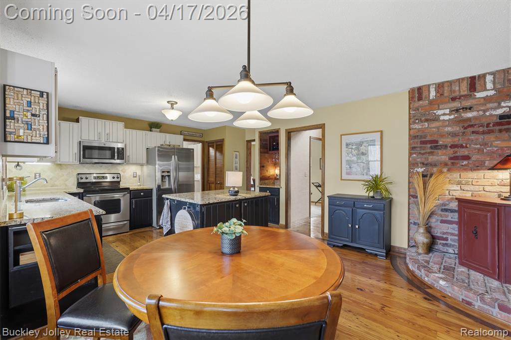 539 Bonnie Circle, Howell, MI 48843 — Photo 12