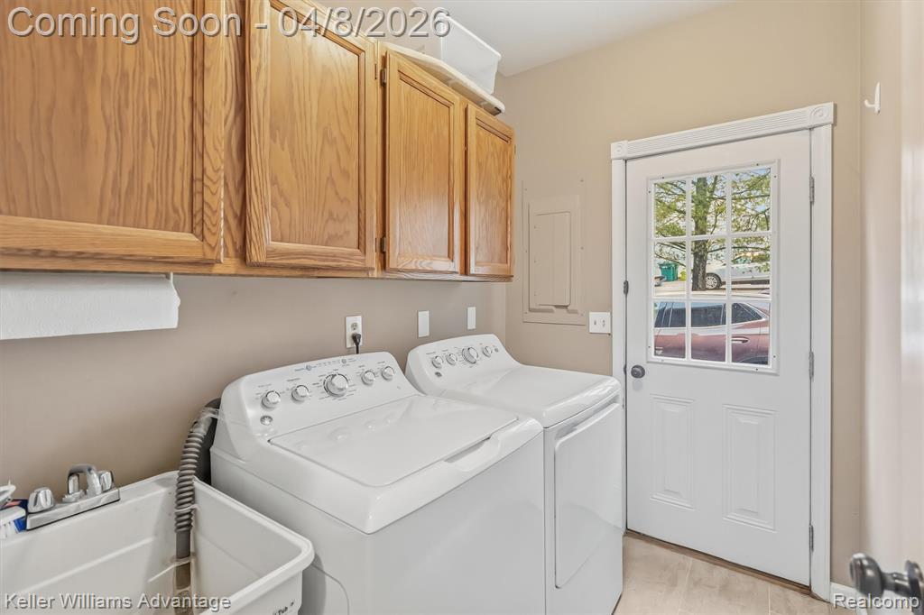 6385 Woodcrest Ridge, Clarkston, MI — Photo 19