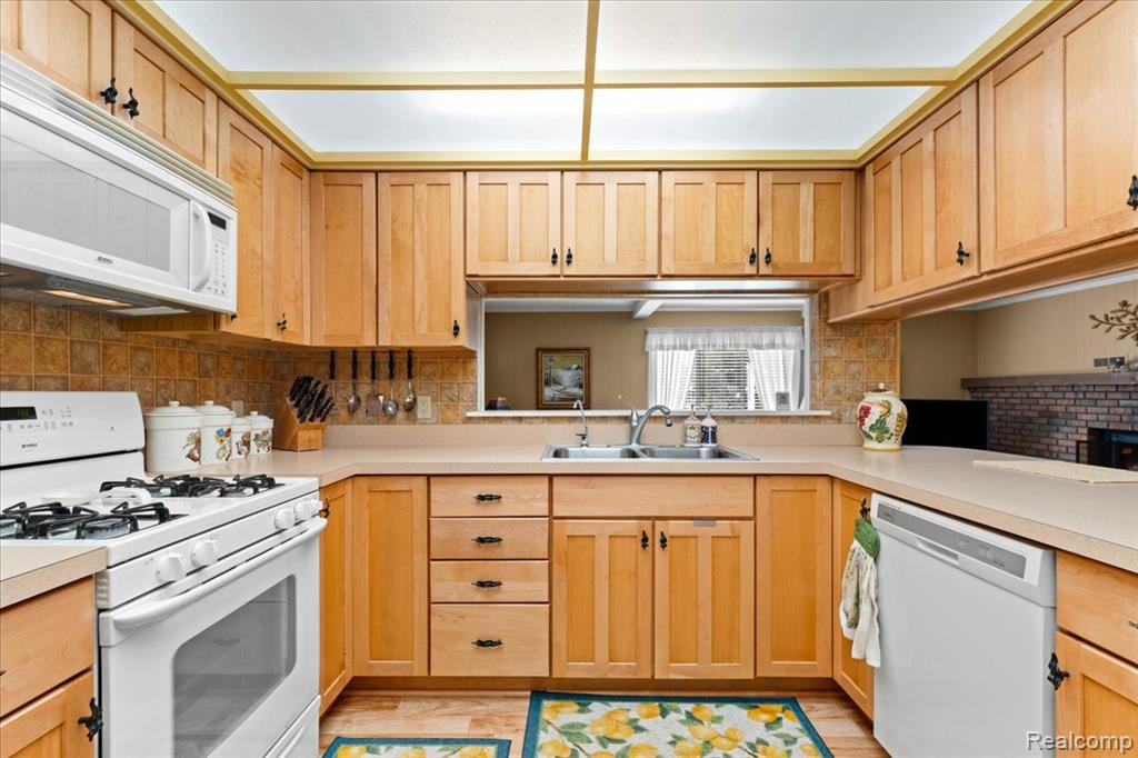 3555 W Drahner Road, Oxford, MI 48371 — Photo 15