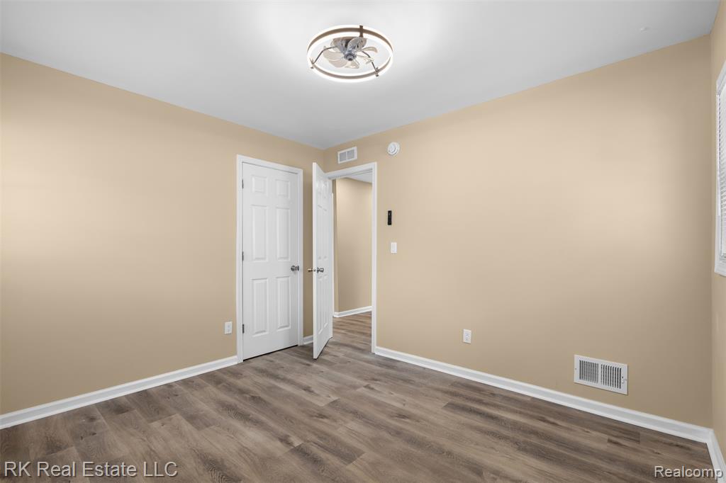 23290 Rosalind Avenue, Eastpointe, MI 48021 — Photo 18