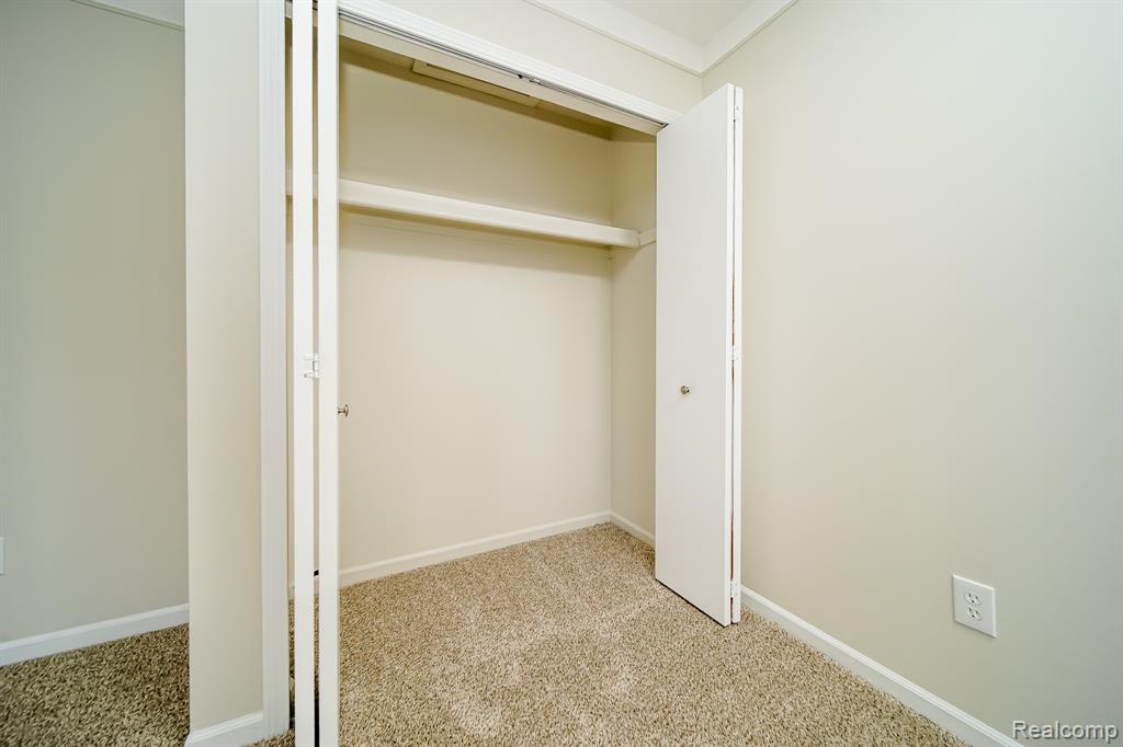547 Orchard Street, Wyandotte, MI 48192 — Photo 56