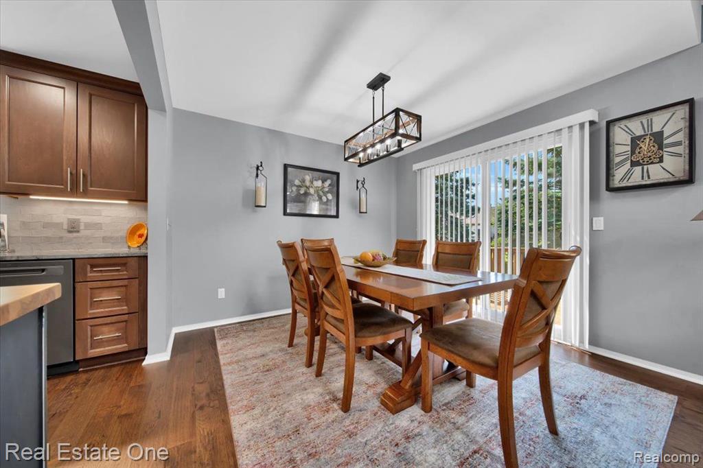 295 WINDING Brook, Commerce Twp, MI 48390 — Photo 11
