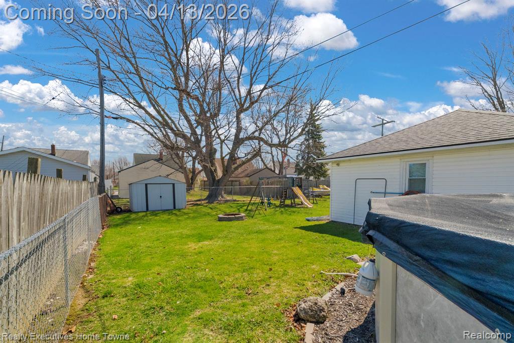 29940 John J Street, Roseville, MI 48066 — Photo 42