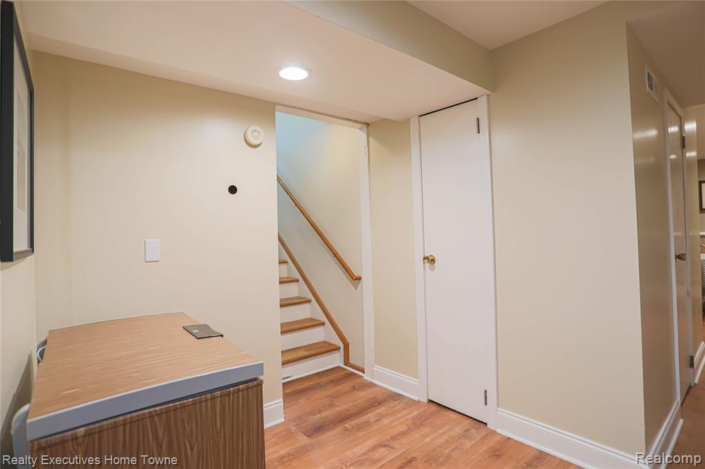 2687 Los Angeles Drive, Wolverine Lake, MI 48390 — Photo 34