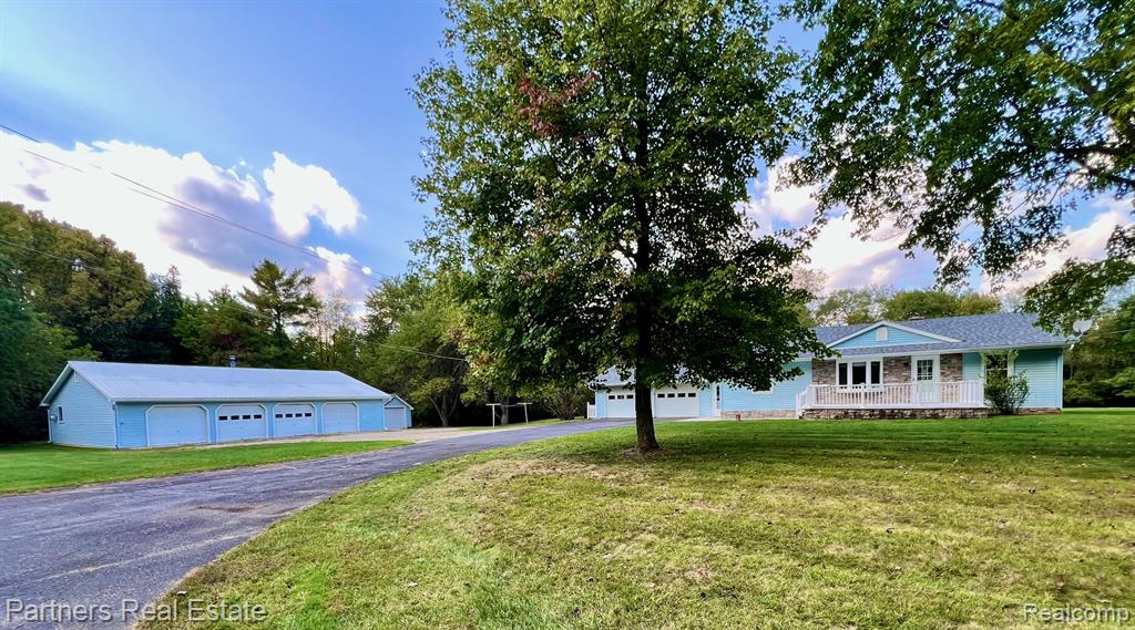 6505 Strawberry Lake Road, Hamburg, MI — Photo 3
